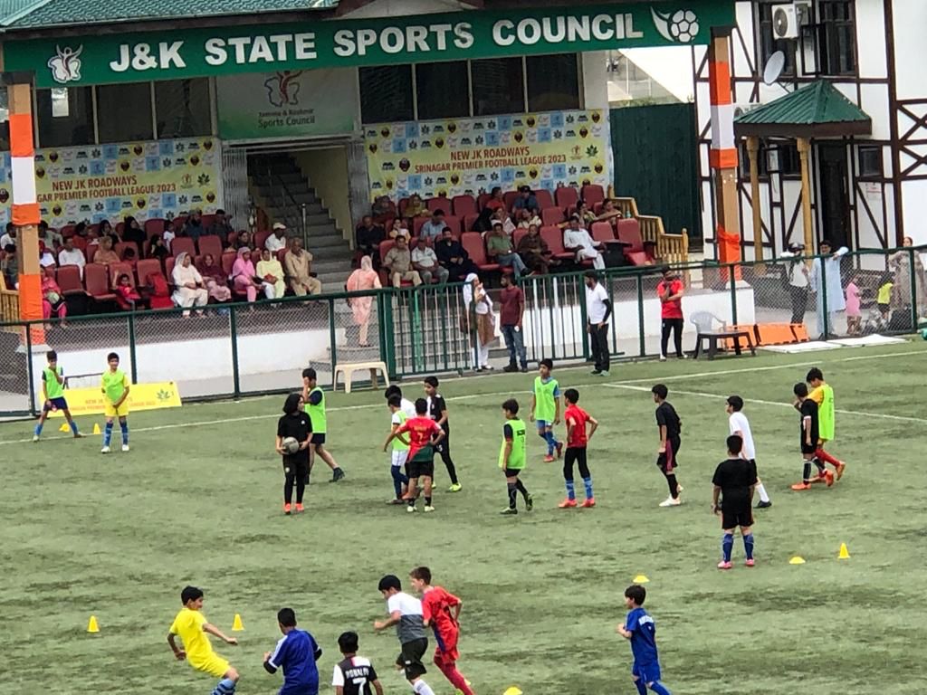 YMohiudin's tweet photo. Few glances of football school session today. Catch them in action. 
#JKSC #Grassrot #SoccerSchool
@OfficeOfLGJandK @nuzhatjehangir https://t.co/mJUIKxMc7K