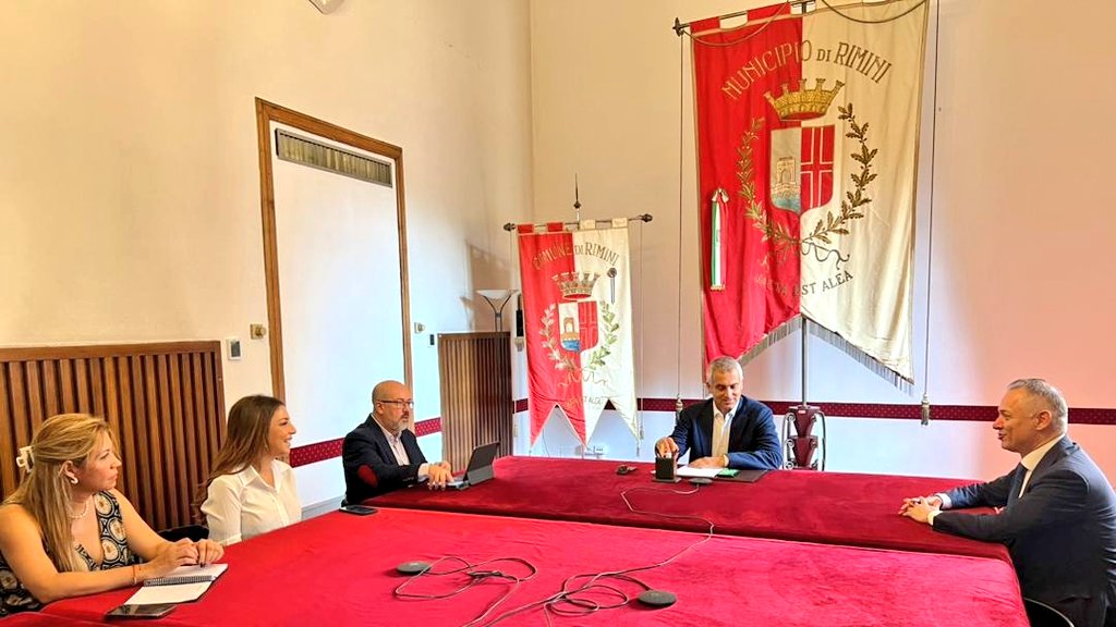 inac_ve's tweet photo. Comisión aeronáutica 🇻🇪, liderada por el Pdte #INAC MG. @JuanTeixeiraD continua su agenda en Italia, donde sostuvo encuentro con el alcalde de #Rimini Sr. Jamil Sadegholvaad, para conversar sobre proyectos en común en el ámbito aeronáutico y comercial en beneficio de ambos países https://t.co/P3anEI5EJV