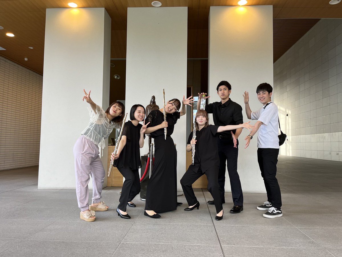 ☀️日常その１：ザワフィル終
7/18(火)岩見沢市民会館にてイワミザワ•フィル•ハーモニック•アカデミーによるオーケストラ演奏会が開催されました。岡田(4)小林、保科(3)松﨑(1)が出演。

聴きにきたメンバーと📸
新潟出身、意外と多い…？

なまら♪クラシックVol.2 は8/29(火)
チケット発売中！！！