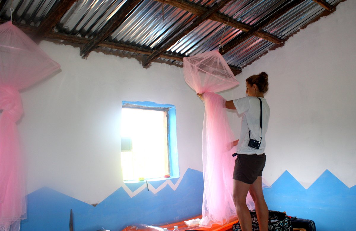 ¿Te imaginas una #mosquitera con tu nombre en #Gambia? Ayúdanos a luchar contra la #malaria y te mandaremos la foto de tu colaboración:  buff.ly/44lVEbs