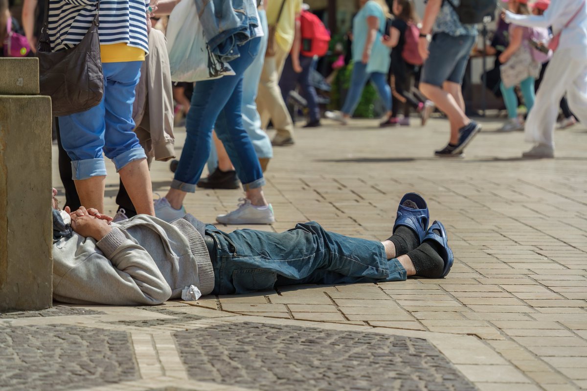 UN Special Rapporteur on poverty and human rights (@srpoverty) on Twitter photo 📢Call for input: Decriminalization of #homelessness & #poverty
The mandate of <a href="/adequatehousing/">UN Special Rapporteur on the right to housing</a> and I have re-opened this call for input to inform our 2024 joint report to <a href="/UN_HRC/">UN Human Rights Council</a> on decriminalizing poverty & homeless-related offences
Deadline 15 Sept: srpoverty.org/2023/07/21/cal… 📢Call for input: Decriminalization of #homelessness & #poverty
The mandate of <a href="/adequatehousing/">UN Special Rapporteur on the right to housing</a> and I have re-opened this call for input to inform our 2024 joint report to <a href="/UN_HRC/">UN Human Rights Council</a> on decriminalizing poverty & homeless-related offences
Deadline 15 Sept: srpoverty.org/2023/07/21/cal…