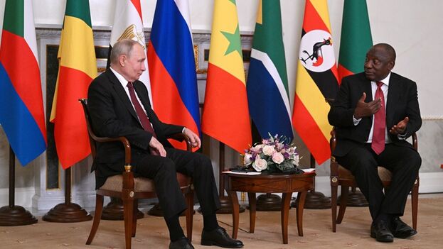 14ymedio's tweet image. #Putin no irá a la cumbre de los Brics para #evitar una #orden de #arresto bit.ly/3pMF4mh

👉🏼El ministro de Exteriores, Serguéi Lavrov, representará personalmente a Rusia en la cumbre