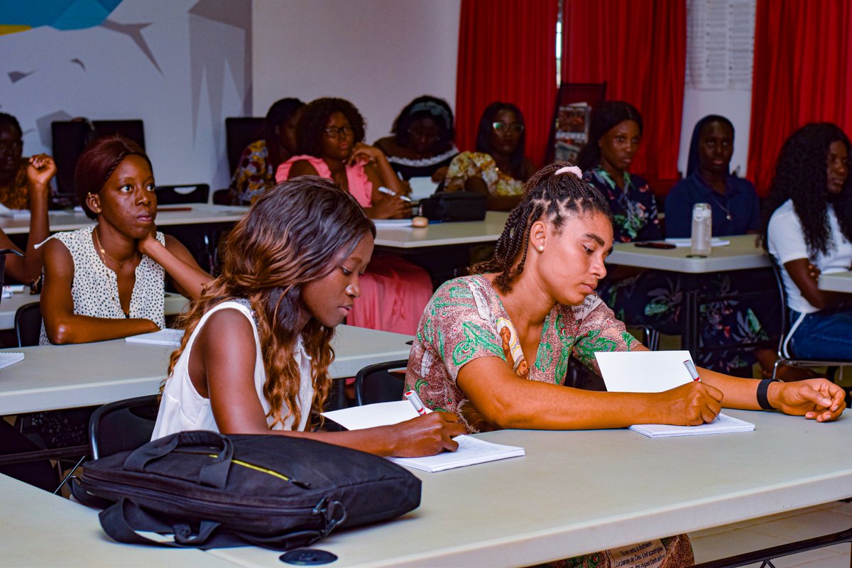 MindjerIFuturo @ Our Professional Skills course at the American Corner, Normal Superior School Tchico Té, is empowering 28 inspiring women in Bissau. Let's build an inclusive future together! 🌟 #EmpowerWomen #ProfessionalSkills #GuineaBissau #MindjerIFuturo