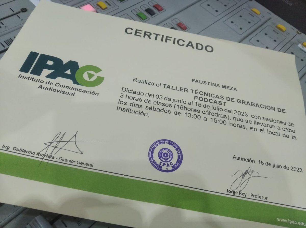 FaustinoMeza920's tweet photo. #SeguimosAprendiendo 📍No es el #Titulo que alguna ves soñe en el mundo de la comunicaciòn, pero las ganas de seguir #Estudiando siempre esta 📚
En @ipacpy, ahora certificado en mano #Estudie TECNICAS DE GRABACIÒN DE PODCAST 🎤🎼🖥️, gracias @Miticpy @rnpy920am @bobpy2012 🎉 https://t.co/qn9PA8w6sr