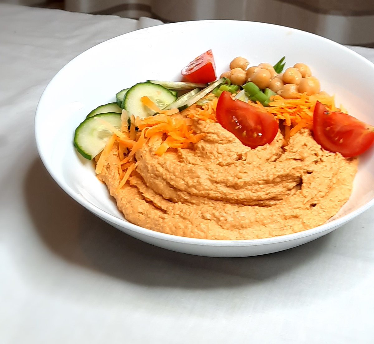 youtube.com/watch?v=nhw4-A…
Watch this video in full to see 5 different ways to make #delicious homemade HUMMUS

#lifestylewithsharon

#HealthyLiving
#foodlovers
#recipevideo
#YouTuber
#sharon