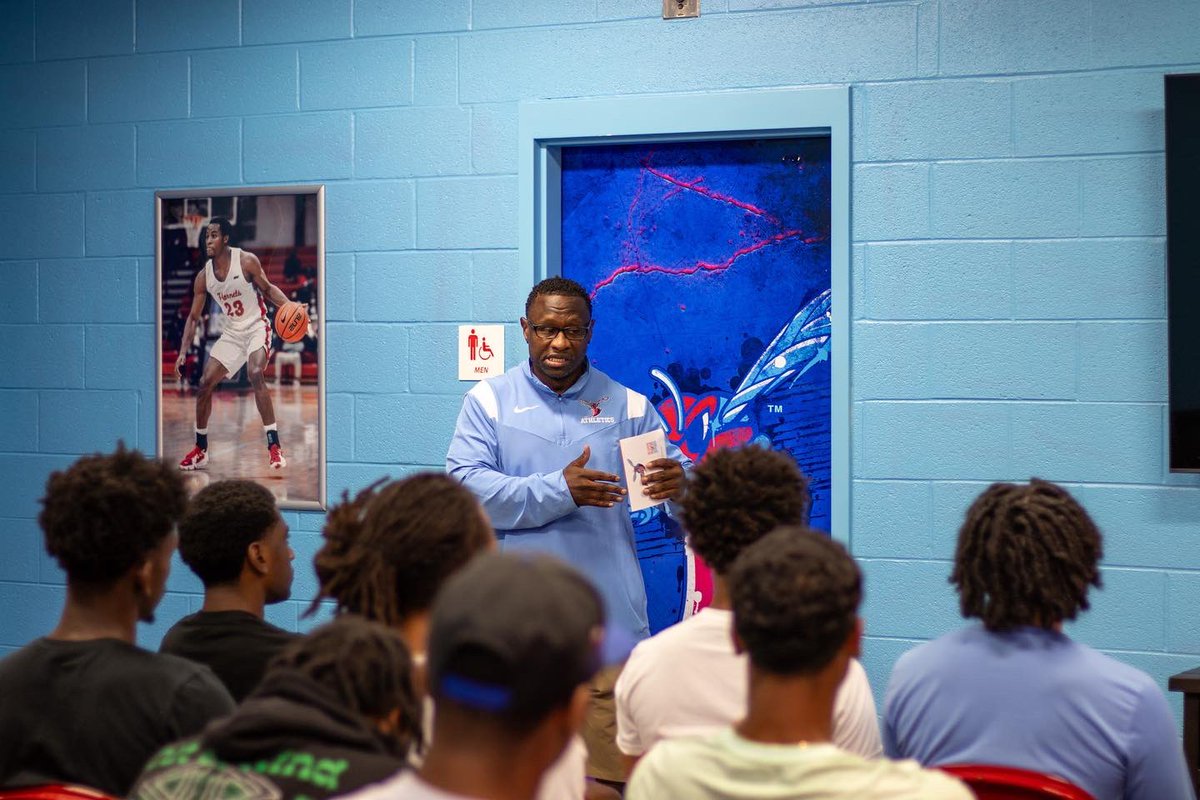 DSUMBB's tweet photo. Thank you to Deputy Director of Athletics @coachka20 for stopping by and dropping some “GAME” on our guys. Your commitment to our student-athletes and the DSU community is appreciated! https://t.co/bMknFIkRCz