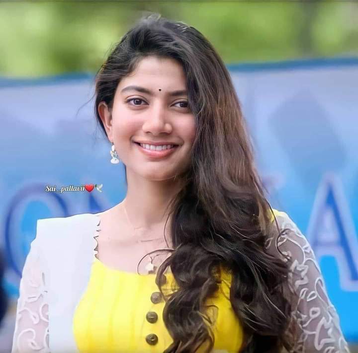 MsShanthiPriya's tweet image. Queen Completed 6 Golden Years in TFI 💐💐
Congratulations  @Sai_Pallavi92 
#SaiPallavi   💛

#6YearsofSaiPallaviInTFI
#6YearsForFIDAA