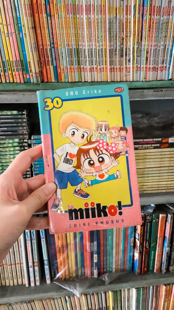 sintiaastarina's tweet image. Ada tempat sewa komik murah di Solo ‼️

Katanya udah ada sejak 1995. Di sini ada Haikyuu!!, Conan, Naruto, One Piece, Sentaro, Kariage Kun, Serial Cantik, Dragon Ball, Hai, Miiko!, dan banyak lainnya. Mana judul-judulnya selalu di-update pula.