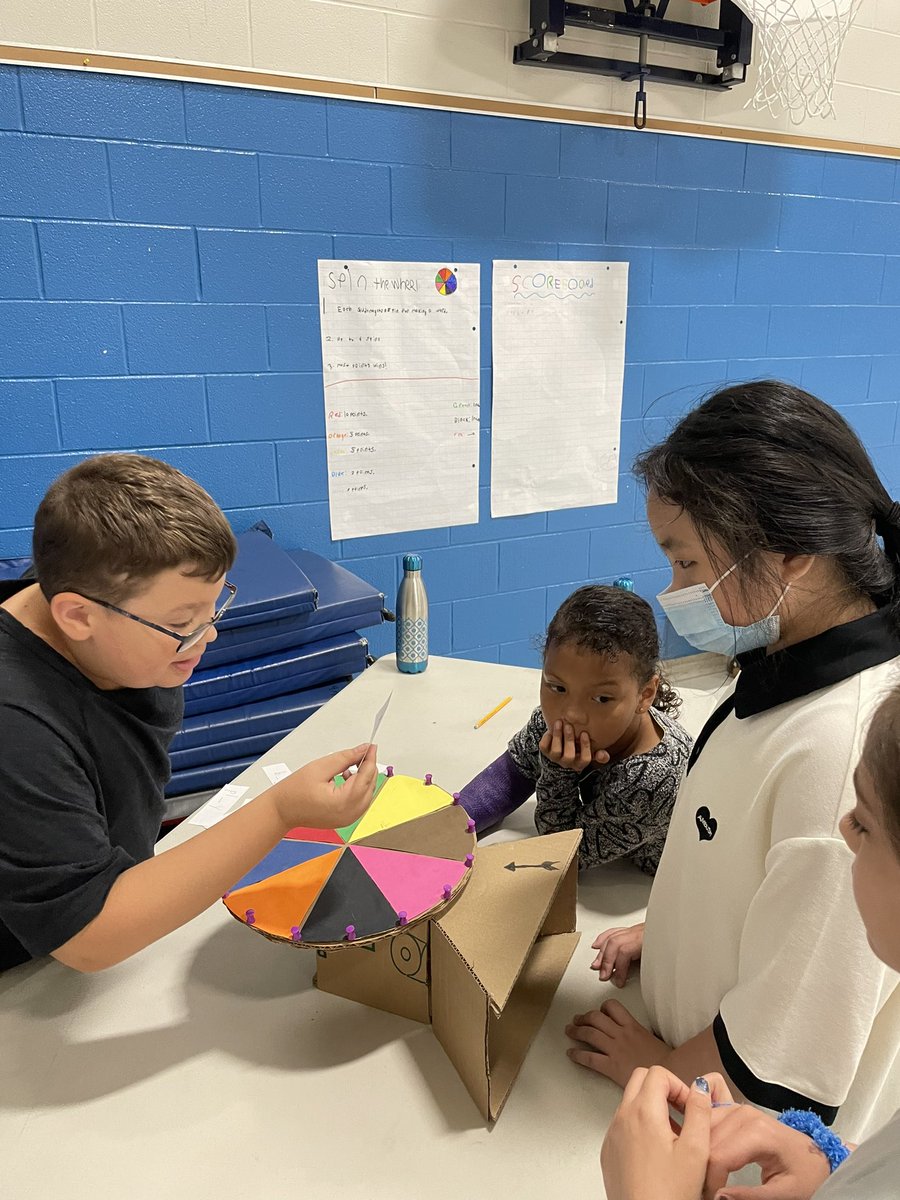 avoliverio's tweet image. Our class is enjoying Camp Discovery’s Carnival! 🎡🎈 #GECDSBSLP2023 @MrsPPich @MrsTDugan @gecdsbpro