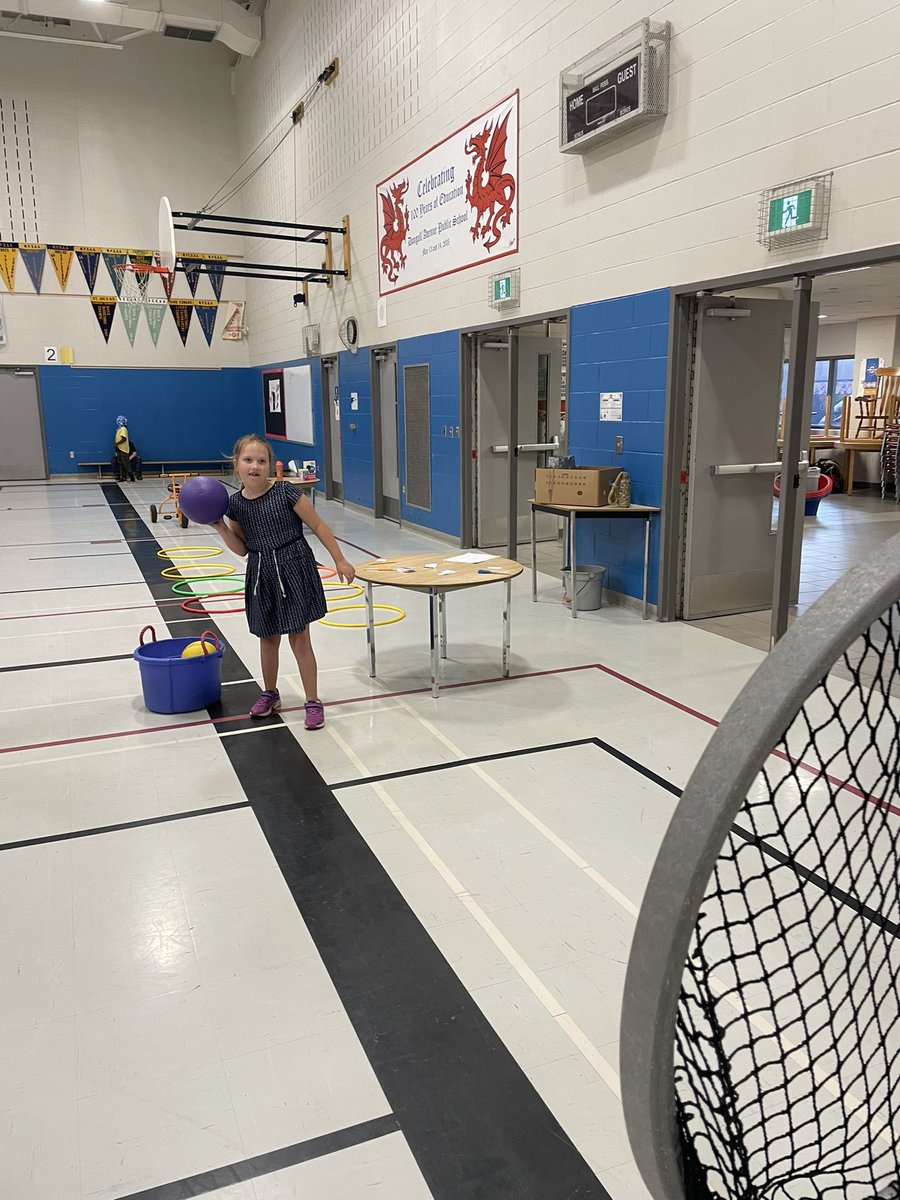 avoliverio's tweet image. Our class is enjoying Camp Discovery’s Carnival! 🎡🎈 #GECDSBSLP2023 @MrsPPich @MrsTDugan @gecdsbpro