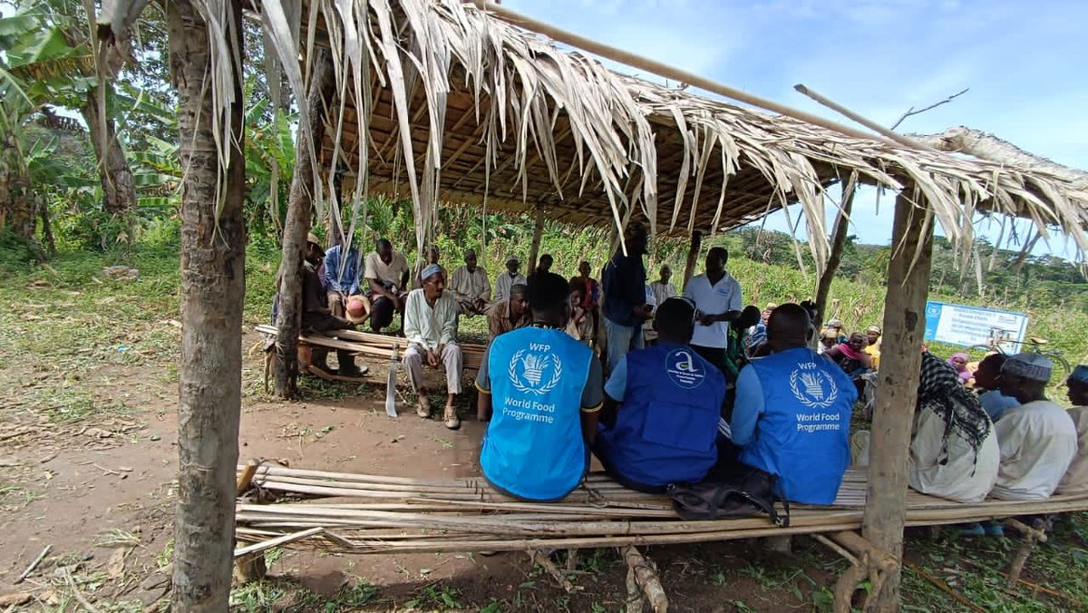 WFP_Cameroon's tweet photo. #Cameroon🇨🇲

Activities to improve the #Agriculture value chain starts at the #Community level

In planning asset creation programs designed to improve #Resilience of communities affected by #ClimateCrisis &amp; #Conflicts in Far North region @WFP prioritizes a #grassroots approach https://t.co/BqT0hCj9h2