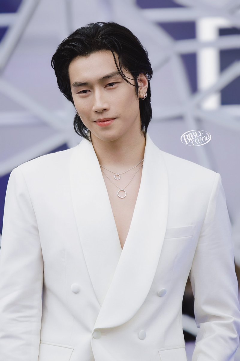 BibleTrend_'s tweet photo. วาสนาผู้ได๋น้อออพี่ไบเบิ้ล🥹🫶🏻

BIBLE SO HANDSOME!!!!!
#BiblexLancomeBeautyTech
#LancomeBeautyTech 
#LancomeBeyondEvent
#LancomeThailand

₍ᐢ..ᐢ₎°. ♡ #BibleWichapas
꒰ @biblesumett #bsumone ꒱ https://t.co/w2GKYdQ0md