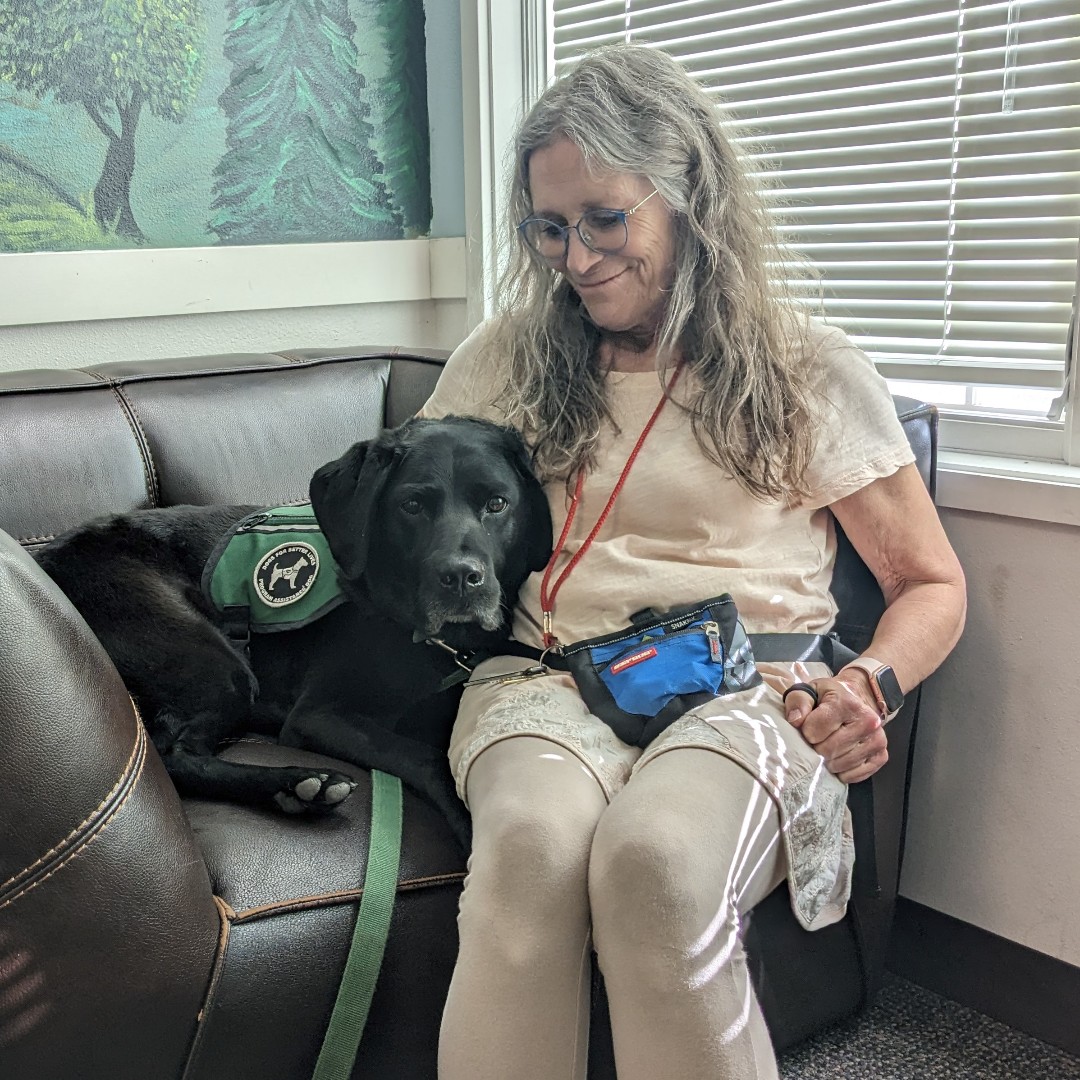 dogsbetterlives's tweet photo. It's Follow-Up Friday with 🐾 #FacilityDog Fancy and Catherine, who work at the Children's Advocacy Center in Medford, OR. In the last fiscal year alone, Fancy has participated in over 500 therapy sessions and touched the lives of more than 100 different kiddos. Way to go, Fancy! https://t.co/MXrK5NHatR
