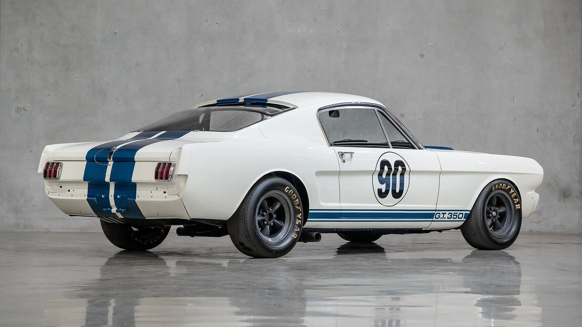 cms_mag's tweet photo. This GT350 R–one of only 36 examples–finished 2nd in its class at the 1966 Daytona 24, where it was campaigned by Michael Reina and piloted by Don Kearney. https://t.co/OsmRxxd1Pr 

📷 Broad Arrow Auctions https://t.co/0tgz7Oyfeu