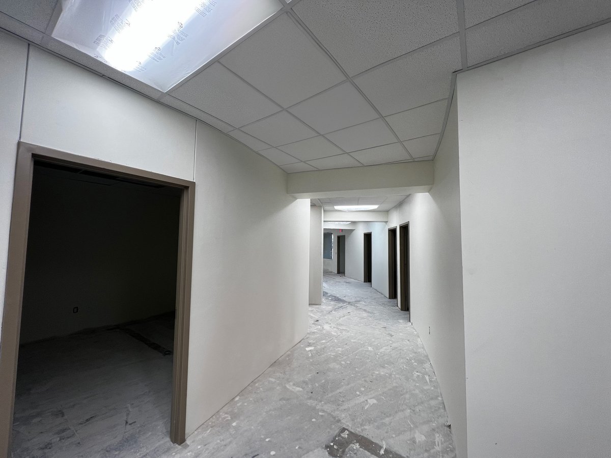 Imperial_GC's tweet photo. Imperial has been hard at work at Cleburne ISD Lowell Smith Middle School. The renovations of classrooms, hallways, and new finishes are transforming this learning environment! Stay tuned for more updates.

#TxConstruction #PBKArchitecture #MiddleSchool #Cleburne #Construction https://t.co/fVxjAYSOZy