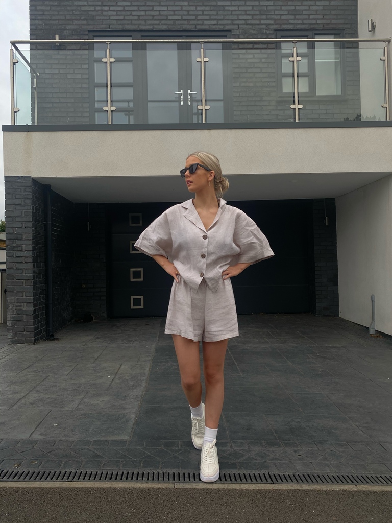 FanfareLabel's tweet image. Linen co-ords that look good on everyone

Because conscious fashion looks good on everyone 😏

Discover more coords: l8r.it/ZLMK

#summerset #summeroutfit #coord #linen #WhatsInMyClothes #WhoMadeMyClothes #fanfarelabel #sustainablefashion #ethicalclothing ⁠