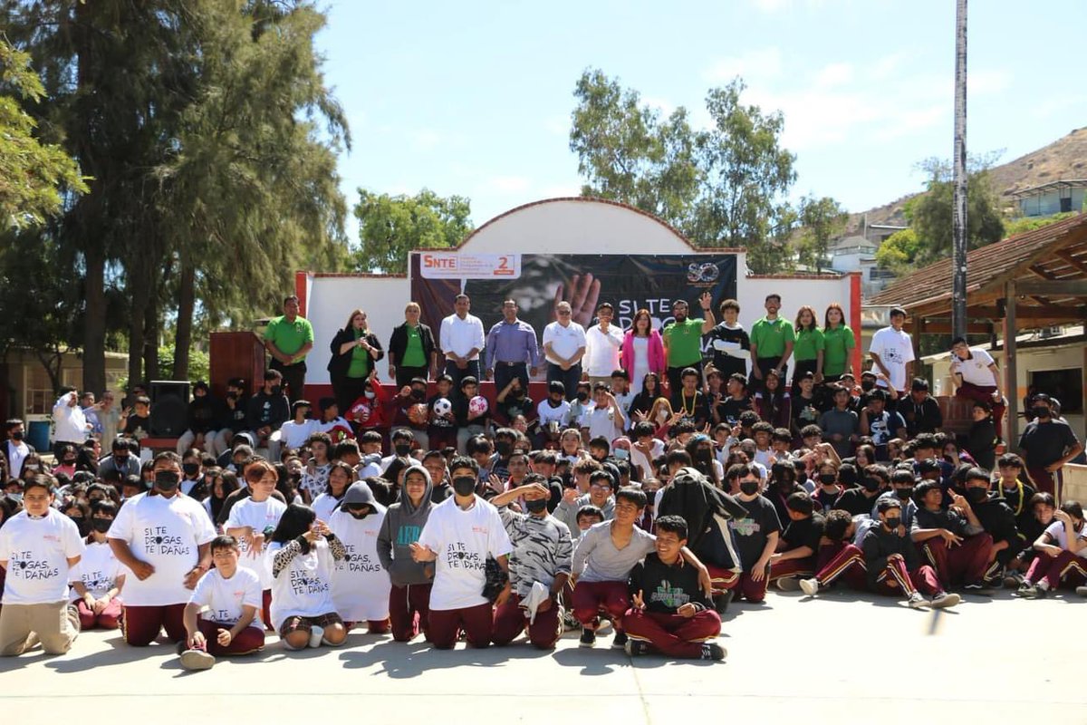 juanenrique7507's tweet photo. Jornada Nacional #SiTeDrogasTeDañas culminamos nuestro gira por todo el Estado dando información sobre la importancia de cuidar nuestra salud y la de nuestros familiares, “Nuestros jóvenes son lo más importante en él aula, son el futuro de nuestro Estado y país”. https://t.co/s7ZemqH5hQ
