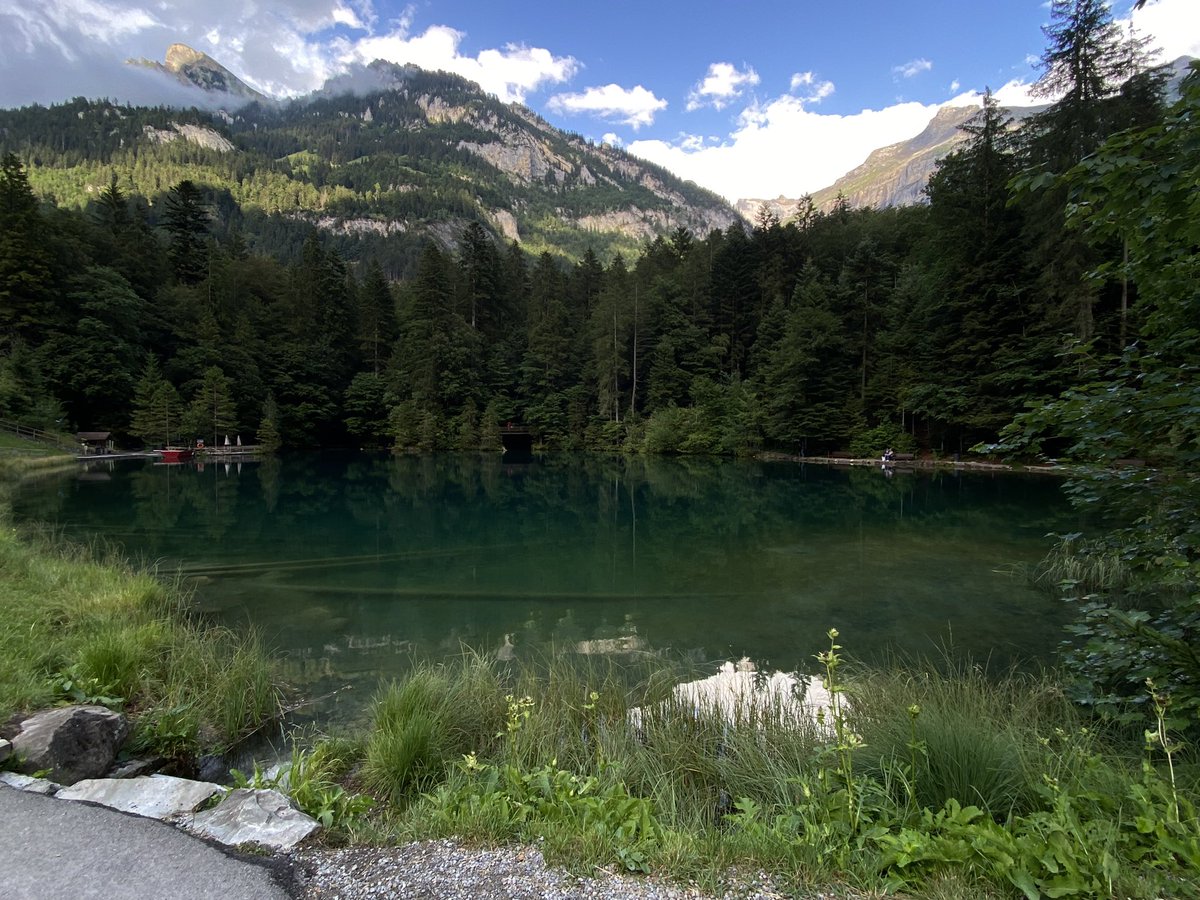 AndreasKlemens's tweet photo. Jetzt machen wir eine Wanderung zum und um den schönen Blausee in der Schweiz 🇨🇭 https://t.co/dmpcJzI7mh