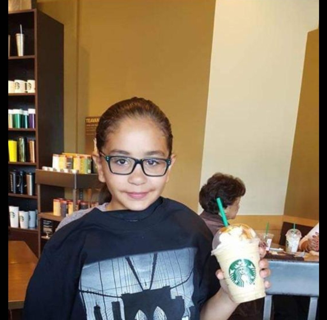 Yalikjazzz1's tweet photo. #clappedhairline #pushedback #shegotherdrink https://t.co/EyikQZfwGS