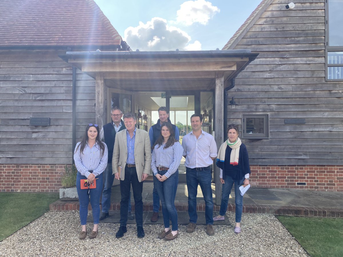 Fantastic to have Defra Minister, <a href="/RichardHRBenyon/">Richard Benyon</a> and Newbury Mp, <a href="/Laura__Farris/">Laura Farris</a> out on farm with NFU members today. Vital that Defra continues to listen to farmers through the ATP and understand the challenges being faced @mgs_ms @NFUsouth <a href="/NFUtweets/">National Farmers' Union</a> <a href="/DefraGovUK/">Defra UK</a> <a href="/PriceJock/">Robert Jock Price</a>