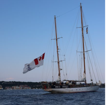Trident_News's tweet photo. Le 13 juillet, le NCSM Oriole a quitté la BFC Halifax pour entamer son déploiement sur les Grands Lacs. Il visitera des collectivités le long des Grands Lacs et de la Voie maritime du Saint-Laurent.

En savoir plus - https://t.co/2ioO1gPPek https://t.co/qYHGIzXu9a