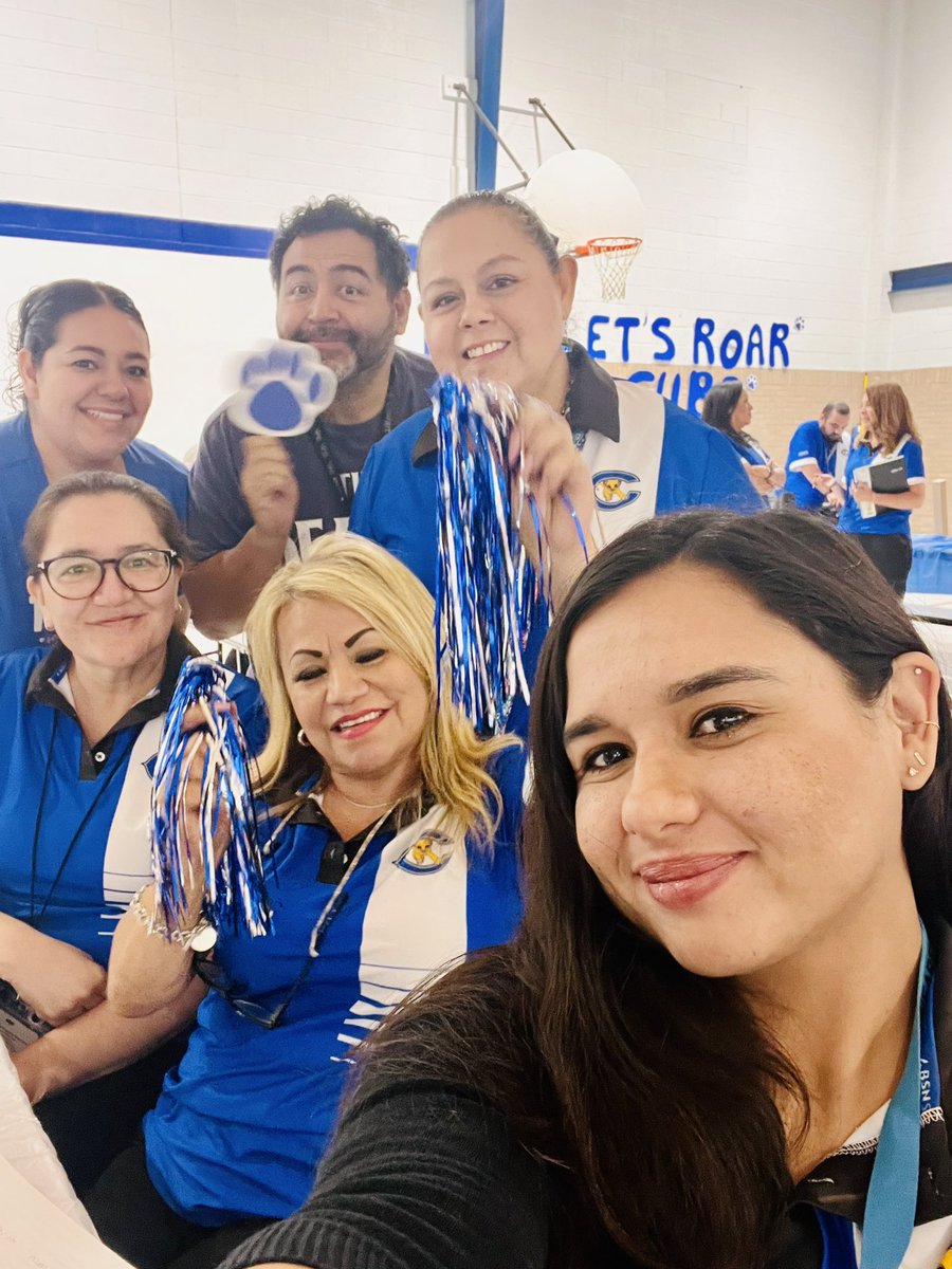 leslie_brown_'s tweet photo. #clintisd100 #fourthgradeteam #wdscubs https://t.co/XwbOoEiaVp