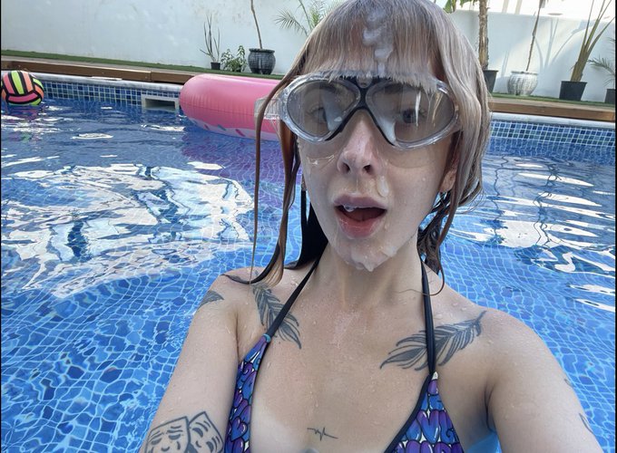 now THOSE are what you call cum goggles https://t.co/F8AXsQGRJ7