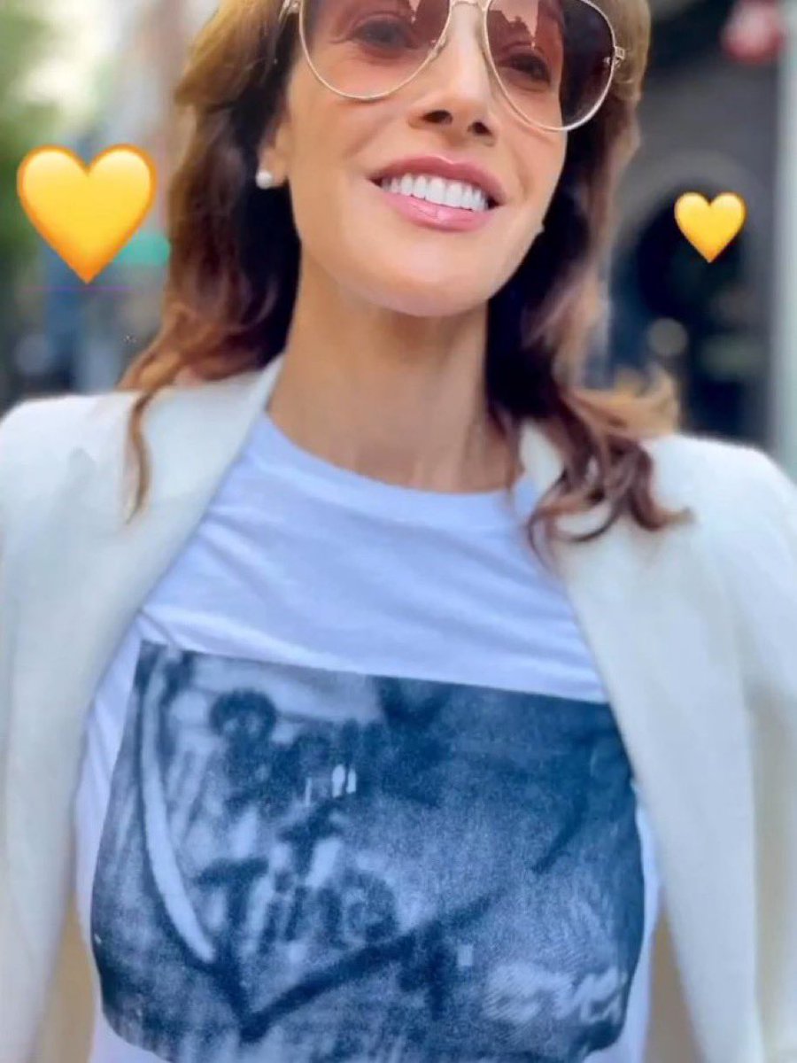When I think it's not possible to adore her much more that already I adore her, then she did just that. I’m mesmerized 
How not to adore her.  💛 

I’ll save this day on my heart how the day Jennifer wearing tibette t-shirt. 🥹