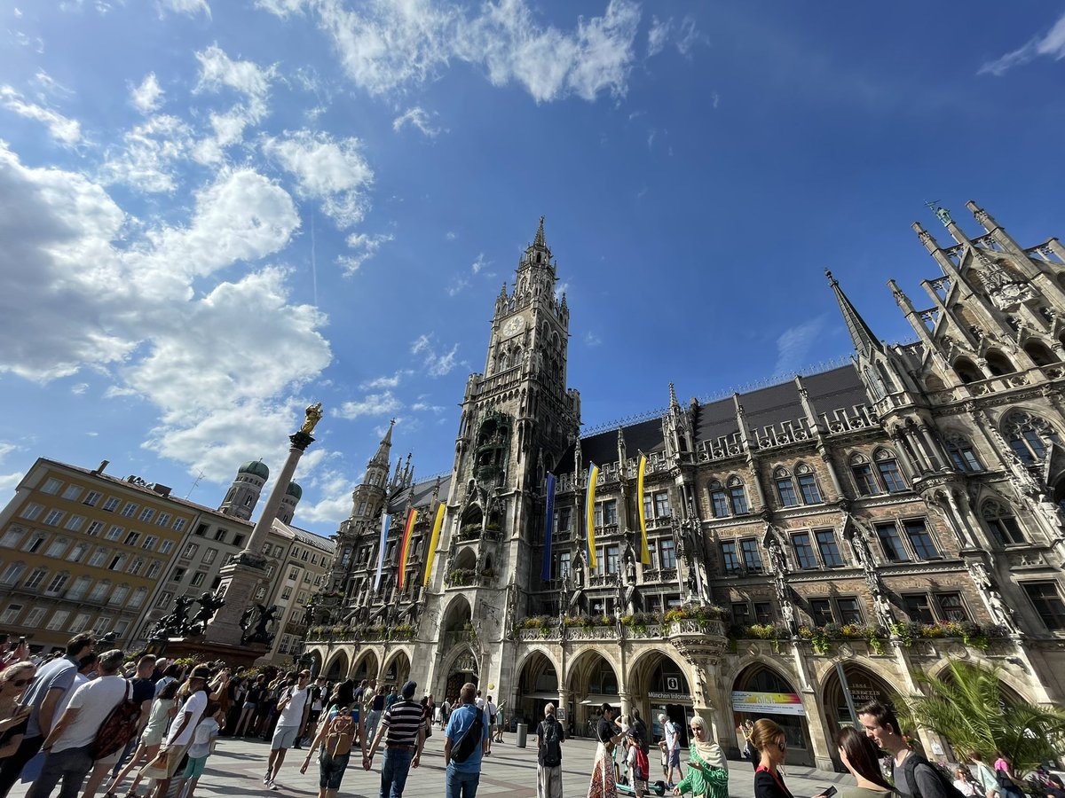 Heute war ich auf der „DeutschGPT“-Tagung in München. Im folgenden Feed möchte ich euch einen kurzen Einblick geben.