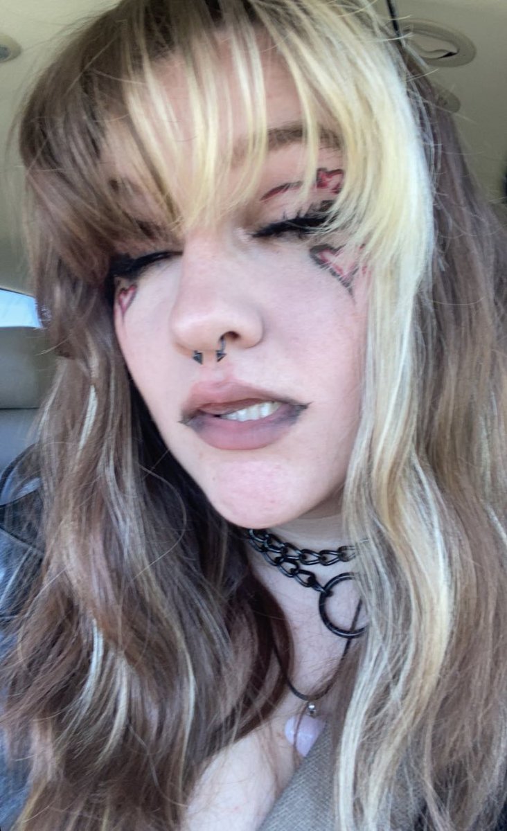 goddessxjillian's tweet photo. @EssexFindomme https://t.co/8s1VjAvp7T https://t.co/zOaF36ZzGV