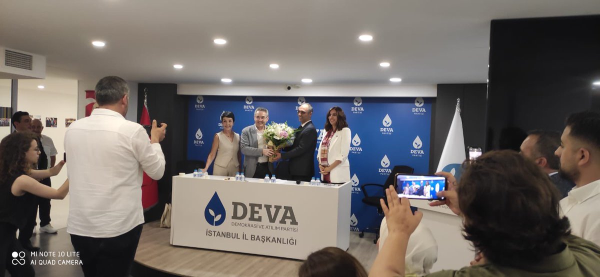 deva_bsk's tweet photo. İstanbul İl Başkanlığımızda bugün devir teslim töreni yapıldı. İl Başkanlığına vekâlet eden Tşk. Bşk. Sn. Mustafa Demiral görevi @A_HakanAgaoglu na devretti ve başarılar diledi. Törene Kuruculardan Sn.Gülay Göktürk ve Vekilimiz Sn. @RizvanogluEvrim de katıldılar.@avmdemiral https://t.co/OU9w9TW8L9