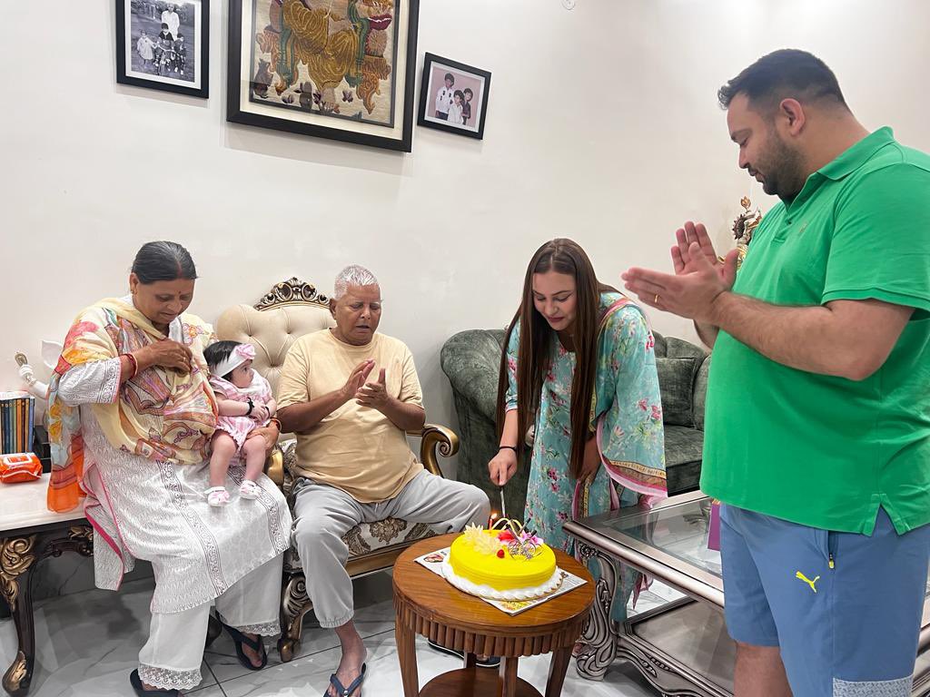 yadavtejashwi's tweet photo. प्रिय, आपको जन्मदिन की हार्दिक शुभकामनाएँ। https://t.co/TqxgKJRtFQ