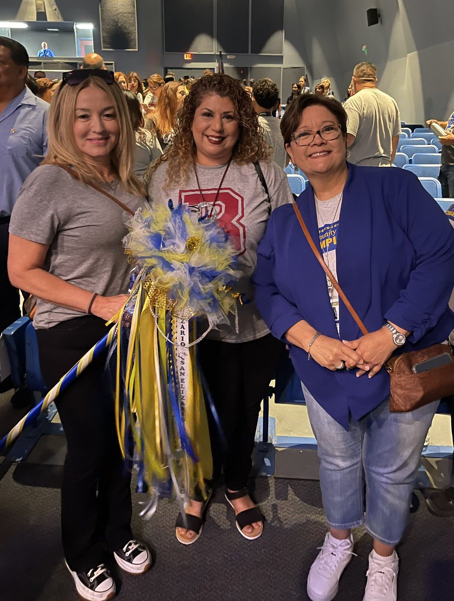 Meet the spirit stick champions @BorregoElem 
Congratulations 👏👏
#Convocation2023
#IAmASanEliChampion