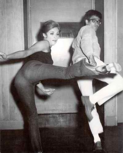 Sharon Tate & Bruce Lee practicing 4