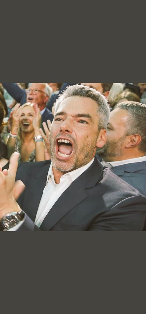 JaayViee's tweet photo. Benimm dich normal herst.. 👀
#Nehammer #normal #nednormal https://t.co/LzyGtgH4f8