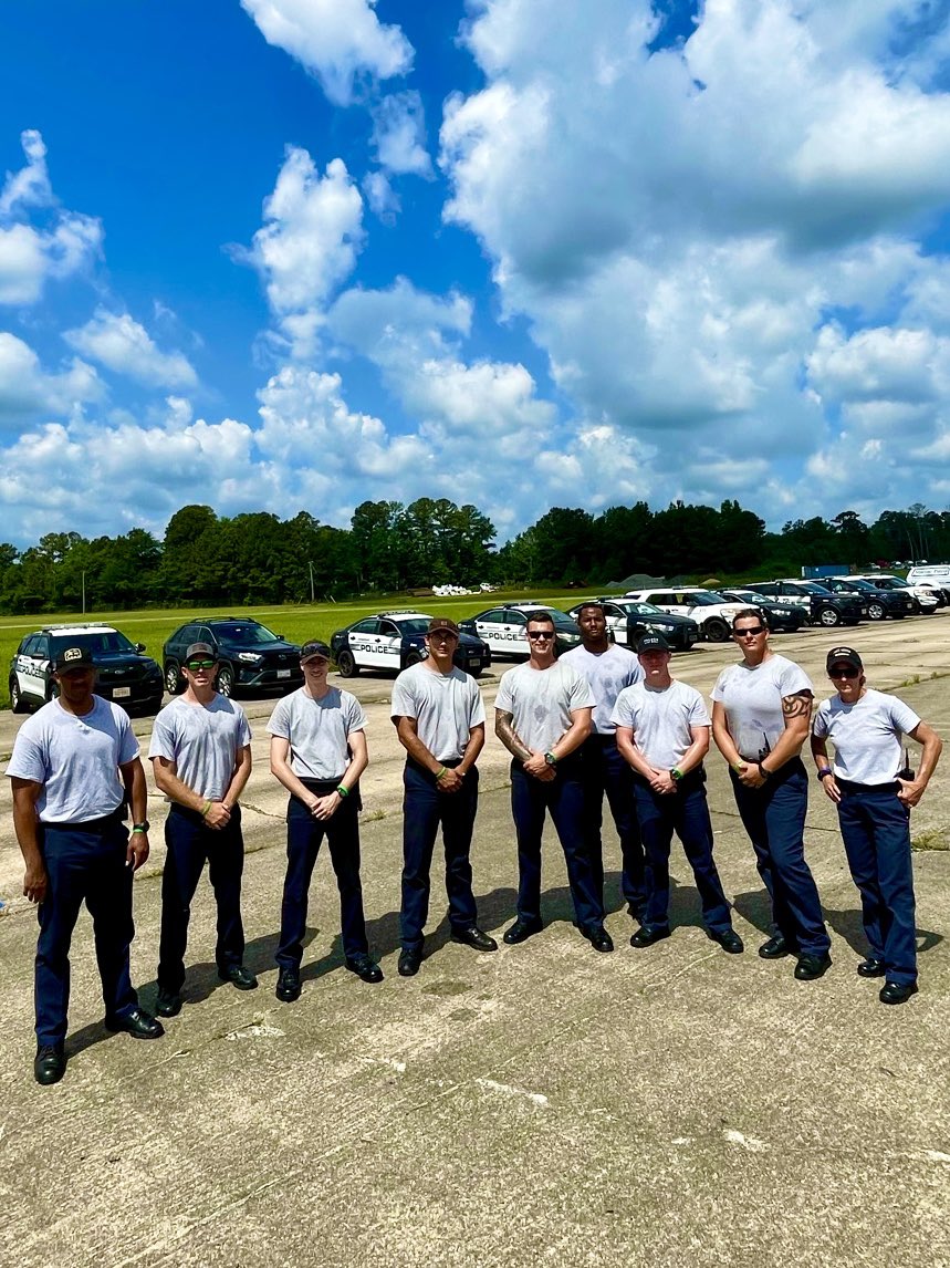 CPD_Careers's tweet photo. 🚓💨The 74th Session Emergency Vehicle Operations Training. They are experiencing pursuit driving, emergency response, braking drills, and precision cone courses among other activities during the week.

Answer The Call. Apply Online!
💻  https://t.co/WvOxAtgZHY 

@AboutChesapeake https://t.co/1yVUAuxgM5