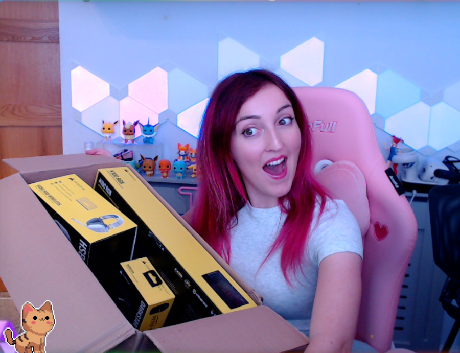 I'M OFFICIALY SPONSORED BY @CORSAIR !!! To celebrate, we are giving away a CORSAIR Keyboard, Mouse and Mousemat! Retweet and Follow to Enter! Keyboard: go.corsair.com/LX24qa Mouse: go.corsair.com/q4yZ3n Hopefully all of my PC/Setup issues are soon to be over! I'M SO…