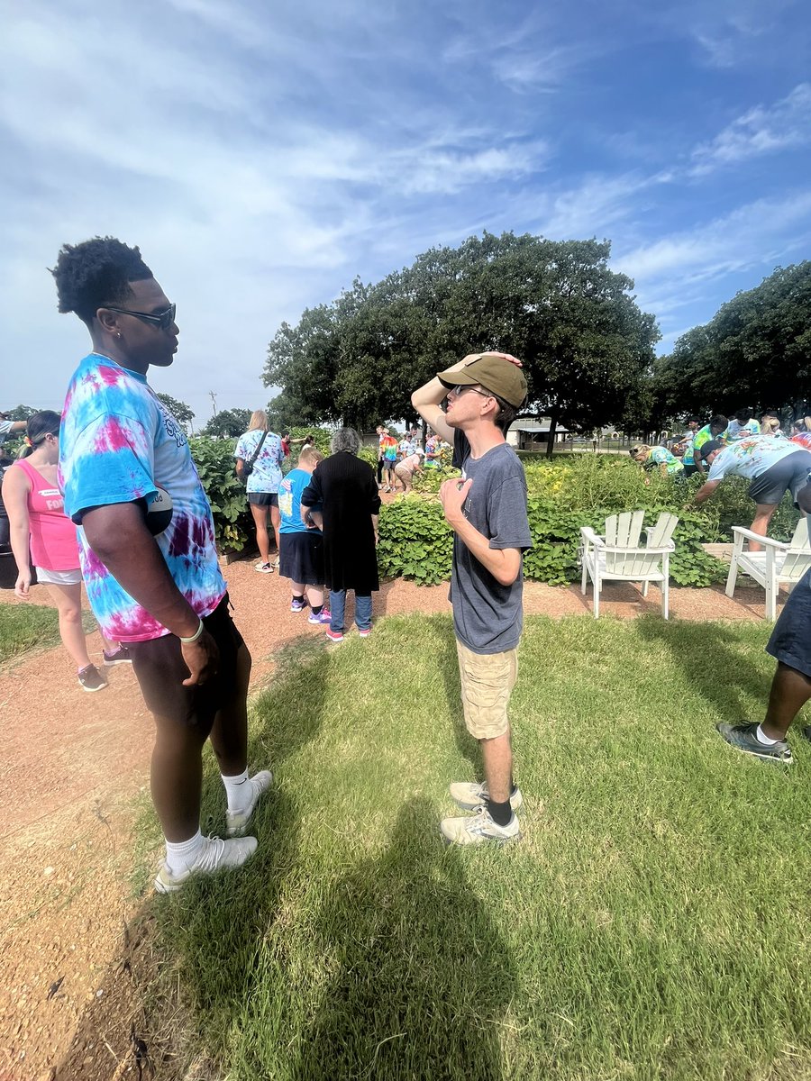 DBUSAAC1's tweet photo. DBU SAAC 🤝 @LoneStarConf SAAC! Thank you LSC for connecting us with Blue Sky Therapeutic Riding. We had such an amazing morning, learning more about what Blue Sky does and how we can help! It was so much fun having the opportunity to serve in our local community. https://t.co/LX45lyrqt1