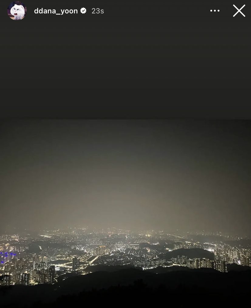 AstroUnitEsp's tweet photo. [🕊] Fotos de las cuentas de #YOONSANHA (IG) y #MOONSUA (bbl) visitando el Moon's Space 🥺

We love you so much #윤산하 and #문수아 ♡
[#ASTRO | #아스트로| #Billlie | #빌리| @offclASTRO] https://t.co/lgMjLjQep6