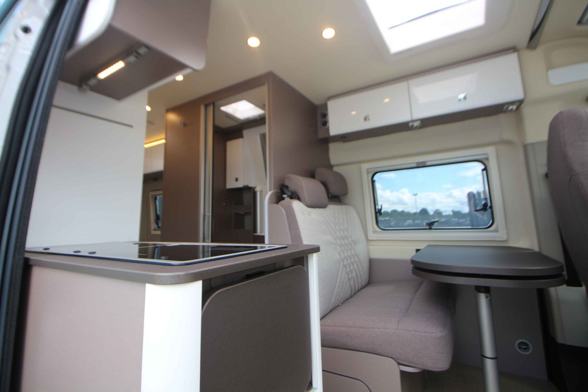 The latest arrival to our forecourt is the NEW Burstner Eliseo C 642 😎

2 Berth 
Fiat long wheel base 
Single Beds

#campervan #campervanforsale #burstner #motorhome #licnoln #camperuk #travel