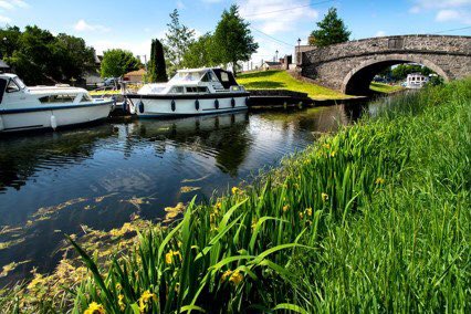 SLCruisers's tweet photo. Step aboard, power up and discover more, stop off where you like and discover medieval castles, ancient monastic settlements, water sports, forest trails as well as fabulous dining spots >!https://t.co/ROOy6eC7IX

#offer #booknow #irelandshiddenheartlands #intotheblue https://t.co/oC6NymL47t