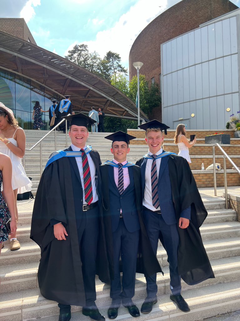 jackmgriffiths's tweet photo. 3 BSc (Hons) Economics Graduates!
@R70TLY https://t.co/Wkj4ocF9WE