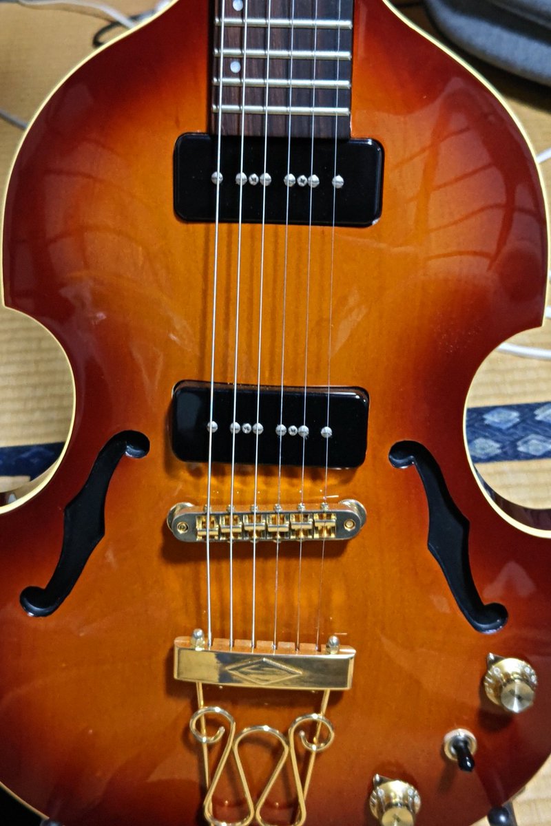 oNTy5Wf's tweet photo. 音が出ないからちょうど良い♪😶🎻
#YAMAHA
#VG_standard
#VGstandard https://t.co/vp5UyiozJ9