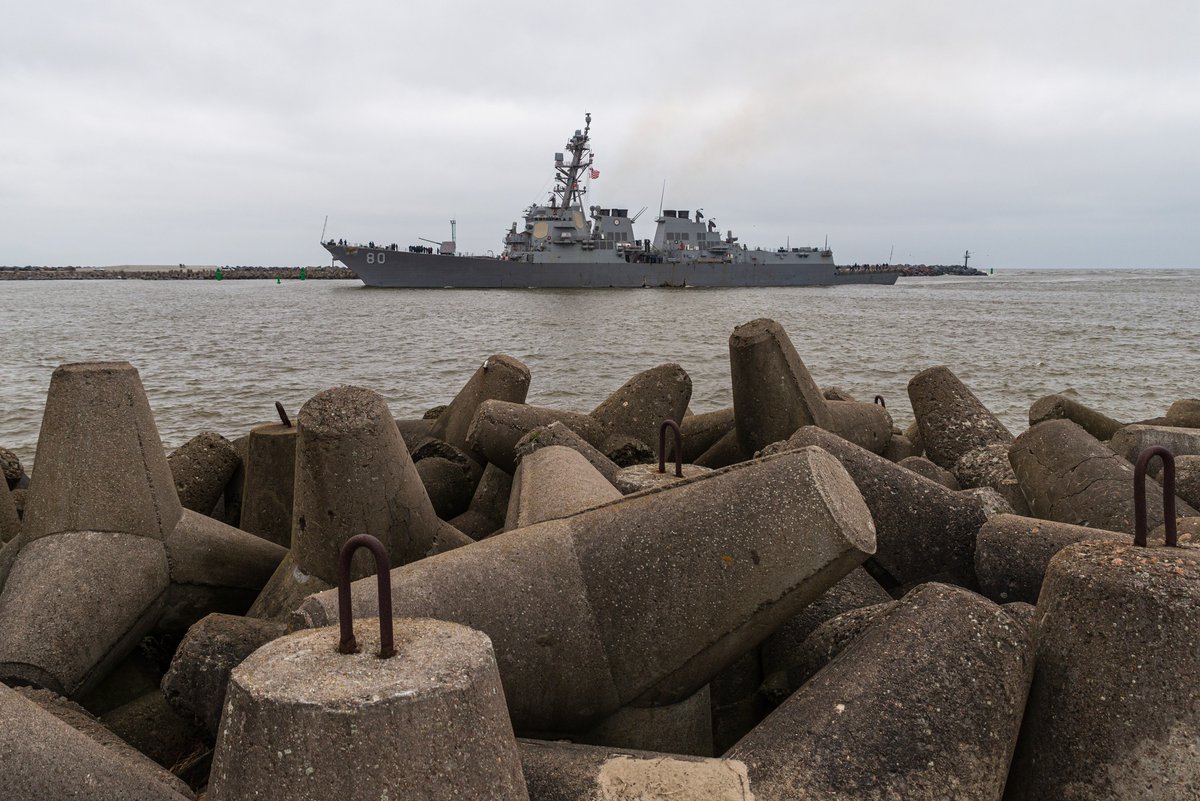 The #USSRoosevelt (DDG 80), an Arleigh Burke-class destroyer, arrived in #Klaipėda, #Lithuanian seaport of  on Thursday. It is the ship's second call at Klaipėda this year after a prior visit in January. The ship's Commander is scheduled to meet with Lithuania's Navy Commander &amp;