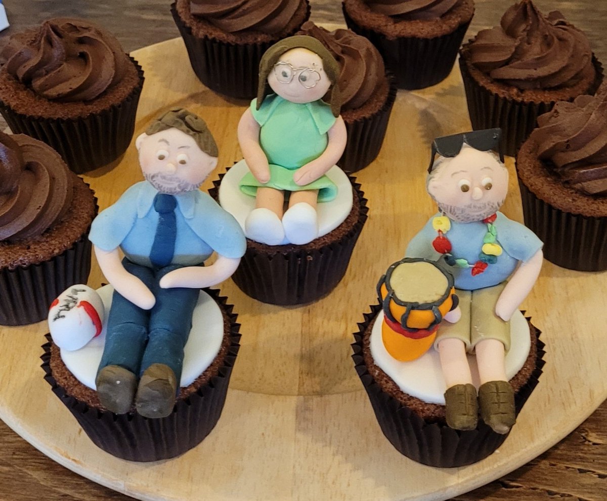 Bidding farewell in the Cluster this week to two departing HT colleagues and welcoming a new HT colleague. We expressed our thanks via the medium of cake!😊