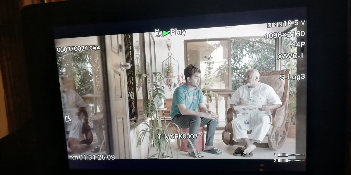 AmitRoyShanta's tweet photo. 🎥 🎞️ 📽️ 🎬 

#amitroyshanta #shooting #shoot #artdirector #art #artwork #shootingdiaries #artdirection #set #setdesign #filming #filmmaking #filmproduction #artdirection #filmprop #shootingset #shootlife #setdesigner #artteam #TVC #tvcommercial #lightscameraaction #webseries https://t.co/8B2CZzZ94n