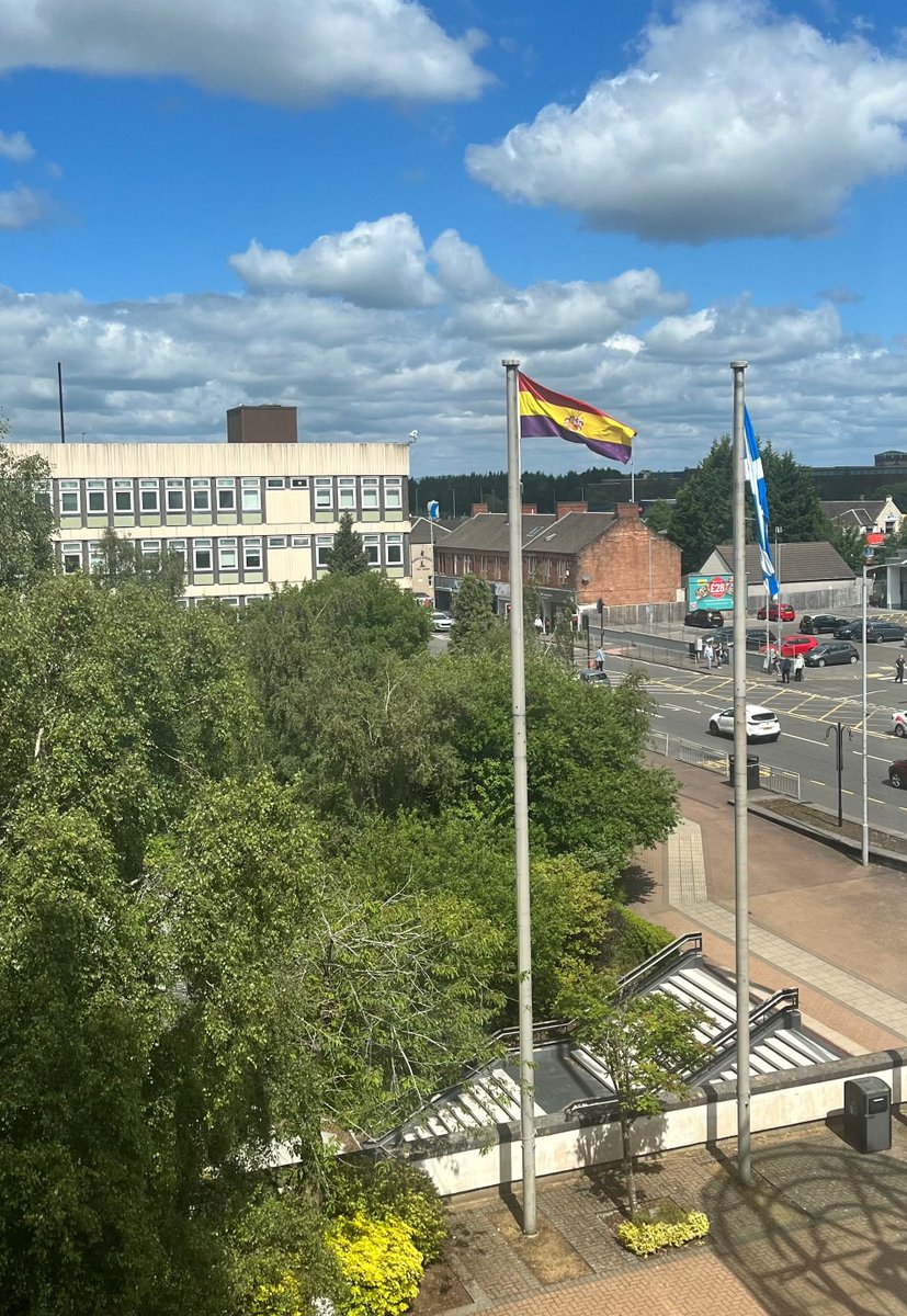 nlcpeople's tweet image. We are flying a flag outside the civic centre this week to pay tribute to the 11 volunteers from North Lanarkshire who lost their lives fighting against fascism during the Spanish Civil War. The three-year conflict claimed half a million lives and ended in 1939.
