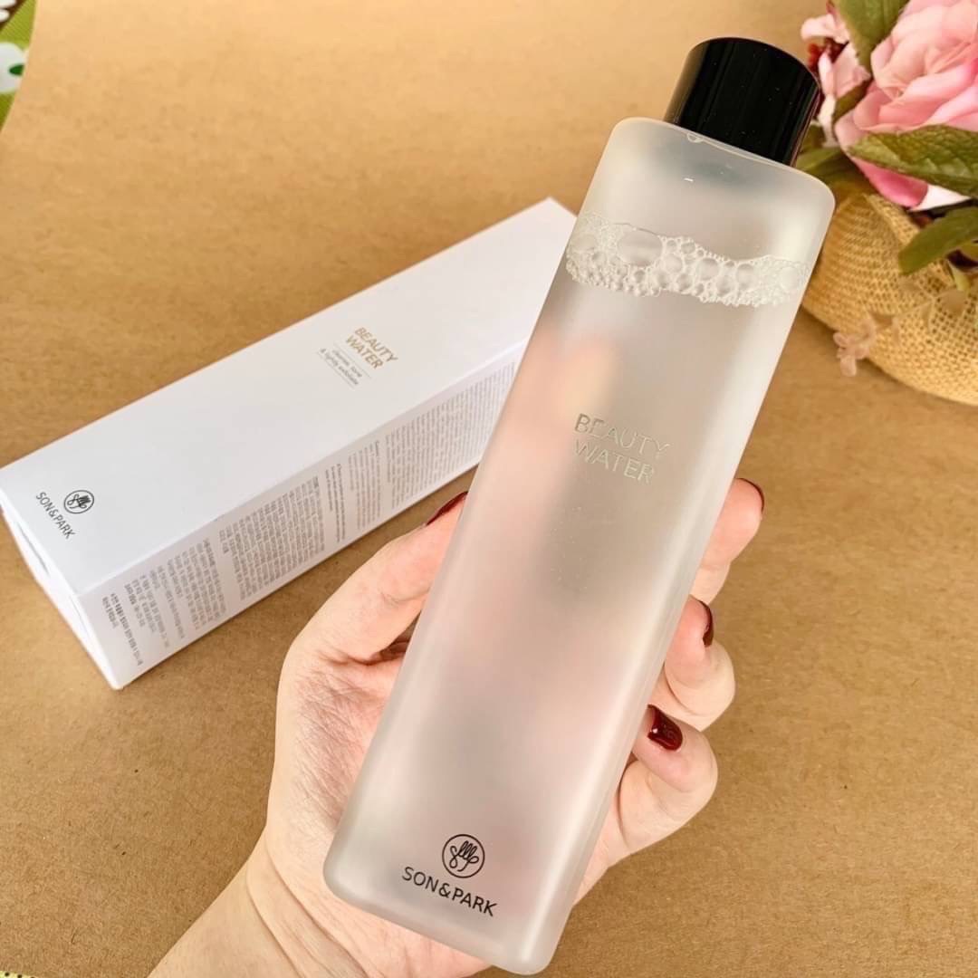 paloystyle's tweet photo. Son&amp;Park Beauty Water 340 ml.
🏷750🏷 

โทนเนอร์ตัวนี้ใช้หลังล้างหน้าเสร็จ ชุบสำลีทาทิ้งไว้ ปัญหาผิวทุกอย่างจะหมดไป ผิวหน้าจะนุ่มขึ้นมาก 
#สกินแคร์ใช้ดี #ครีมบำรุงผิว #สกินแคร์ #เซตเครื่องสำอาง #เครื่องสำอาง #ลิปสติก #โลชั่น #ใช้ดีบอกต่อ #เครื่องสำอางแท้ #howtobeauty #ถูกและดี https://t.co/4kbnRxFiPY