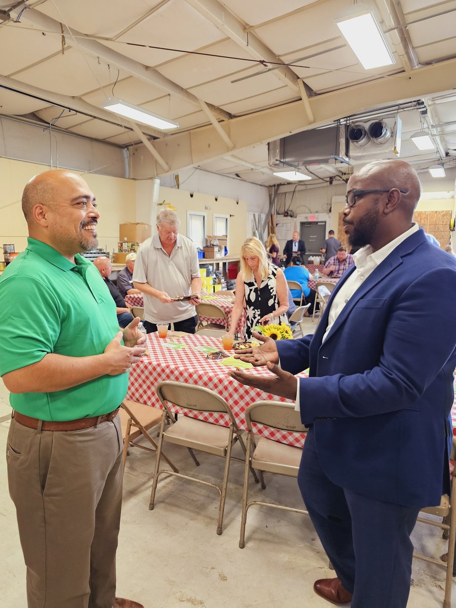 jeyte4us's tweet photo. Attend rally with American for Prosperity on their 3rd day tour in Ohio at Gibson Electronic LLC. https://t.co/Y5eLtx2T3i