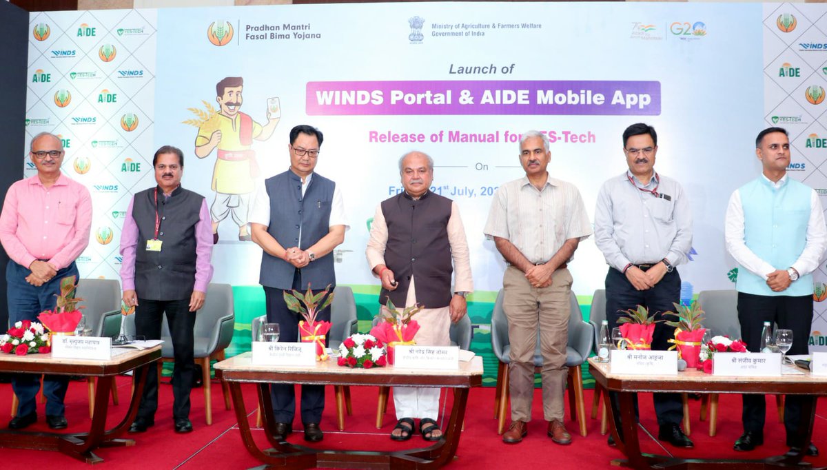 nstomar's tweet image. #PMFBY में किसानों को और अधिक सहूलियत देते हुए सटीक उपज अनुमान एवं पंजीकरण प्रक्रिया को सुव्यवस्थित करने के उद्देश्य से आज #YESTech (प्रौद्योगिकी पर आधारित उपज अनुमान प्रणाली), #WINDS (मौसम सूचना डेटा सूचना प्रणाली) व #AIDEApp (मध्यस्थ नामांकन के लिए ऐप) किसानों को समर्पित किया।